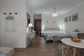 Captain's Seafront Apartments