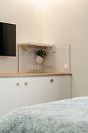 Captain's Seafront Apartments