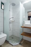 Captain's Seafront Apartments