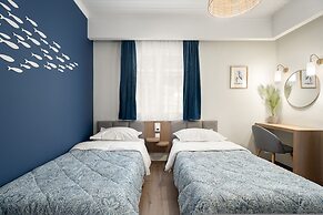 Captain's Seafront Apartments