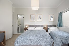 Captain's Seafront Apartments