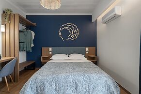 Captain's Seafront Apartments