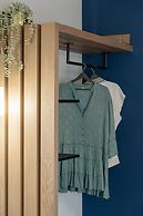 Captain's Seafront Apartments