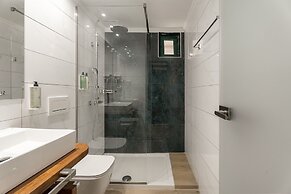 Captain's Seafront Apartments