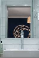 Captain's Seafront Apartments