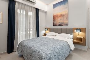 Captain's Seafront Apartments