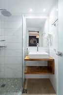 Captain's Seafront Apartments