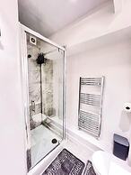 Stylish Spacious 1Bd Apt-kingbed-10min Heaton Park