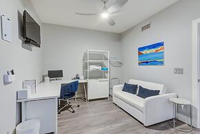 Lux Scottsdale Condo Overlooks 9th Hole Near Golf
