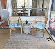 Chic Downtown Sarasota Cottage Retreat