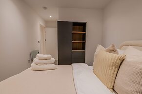 Bianco Suite 2BR With City Views