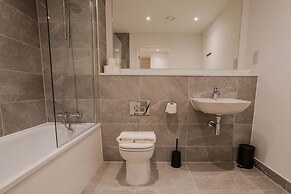 Bianco Suite 2BR With City Views