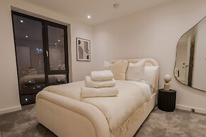 Bianco Suite 2BR With City Views