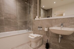 Bianco Suite 2BR With City Views