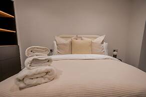 Bianco Suite 2BR With City Views