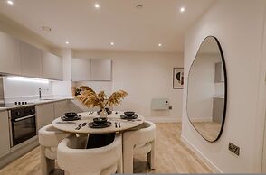 Bianco Suite 2BR With City Views