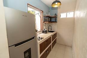 Tropical House With Private Pool in Downtown