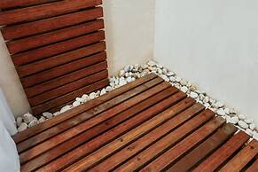 Tropical House With Private Pool in Downtown