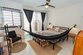 Tropical House With Private Pool in Downtown