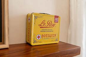 Tropical House With Private Pool in Downtown