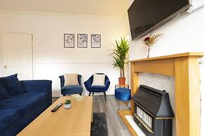 House-sleeps8-parking-garden