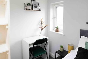 House-sleeps7-parking-garden-petfriendly