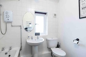 House-sleeps7-parking-garden-petfriendly