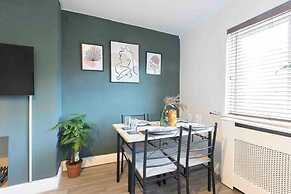 House-sleeps7-parking-garden-petfriendly