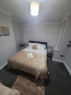 House-sleeps7-parking-garden-petfriendly