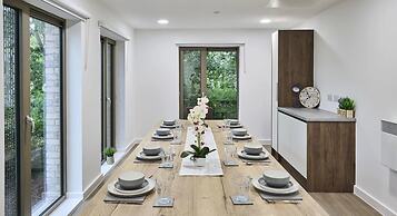 Student Only The Oaks