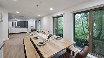 Student Only The Oaks