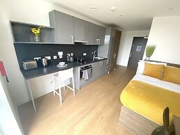 Student Only The Oaks