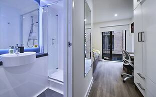 Student Only The Oaks