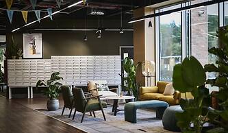 Student Only The Oaks