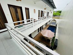 Double D Guesthouse and Villa