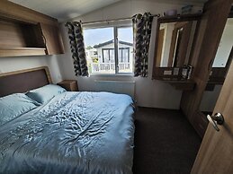 Angie 2 Bed Rhyl Robinhood