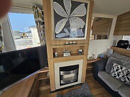 Angie 2 Bed Rhyl Robinhood