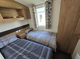 Angie 2 Bed Rhyl Robinhood