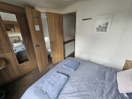 Heidi 2 Bed Robin Hood