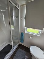 Heidi 2 Bed Robin Hood