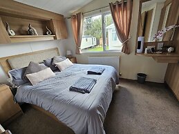 Heidi 2 Bed Robin Hood