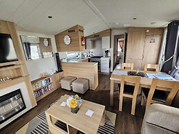 Heidi 2 Bed Robin Hood