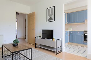 Peaceful Canal-Side Flat in Dalston