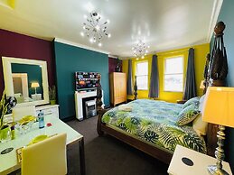 PHOENIX Apartments