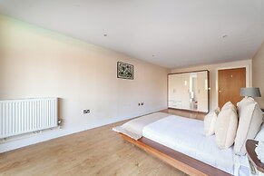 Modern 1 bed flat in Greenwich