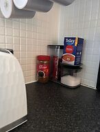 Modern Apartment-sleeps6-parking-seft Check in