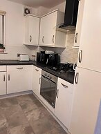 Modern Apartment-sleeps6-parking-seft Check in