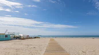 Bright & Breezy Retreat in Agde