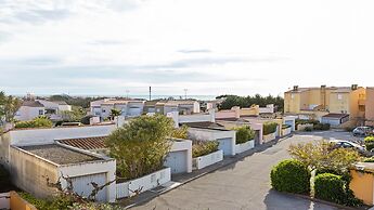 Stylish 2-bedroom Retreat in Agde