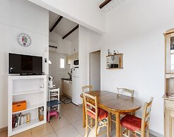 Stylish 2-bedroom Retreat in Agde